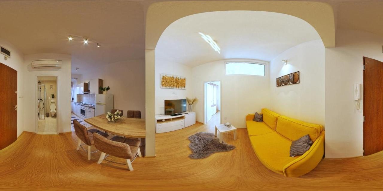 Caligula City Center Apartment Pula Exteriör bild